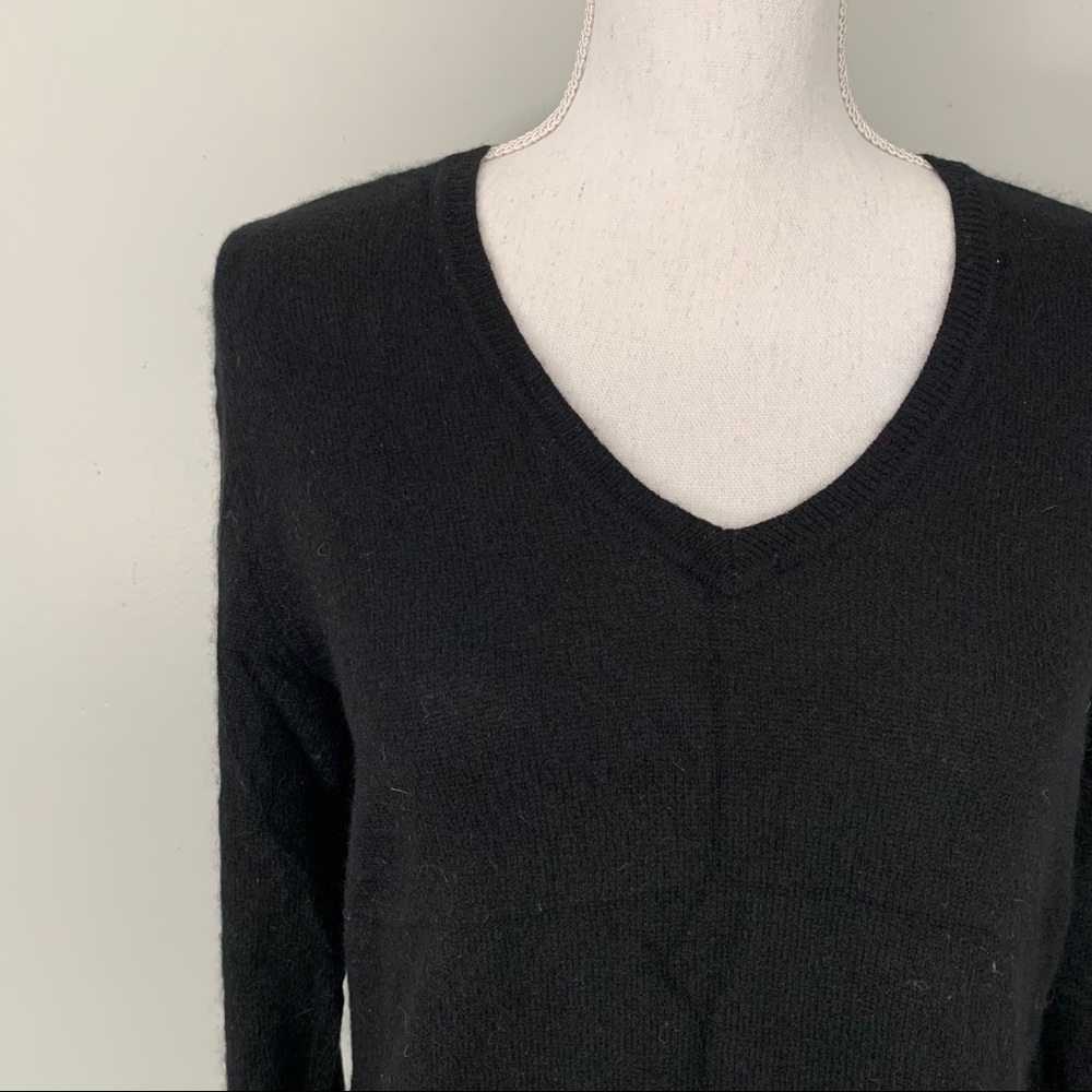 100% Cashmere V-Neck